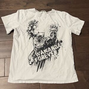 4/$20 Black panther t-shirt size 12-14, gray, marvel, H&M wakanda forever school